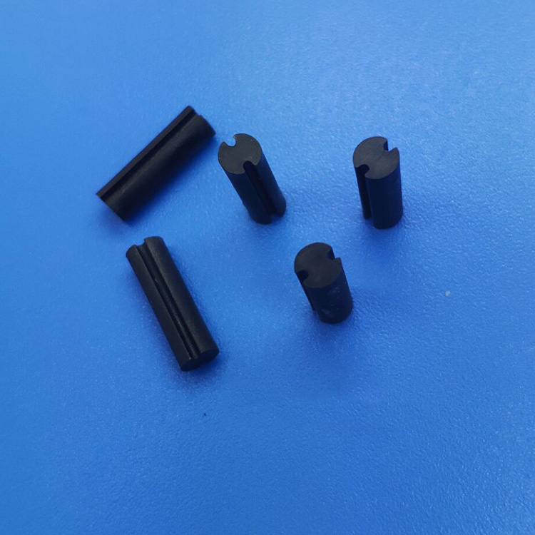 LED隔离柱双槽4*14mm黑色发光二极管间隔柱